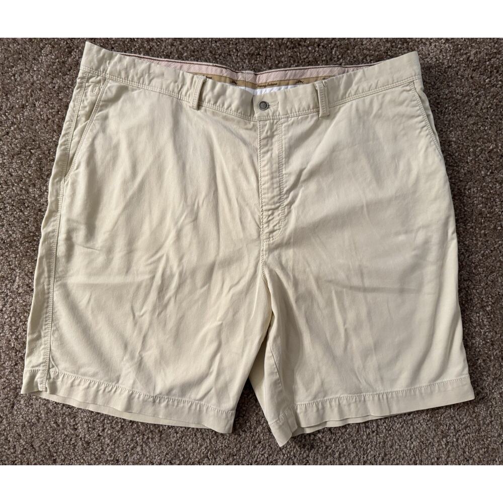 Tommy Bahama Men’s Pale Yellow Flat Front Summer Preppy Chino 9” Shorts Sz 42